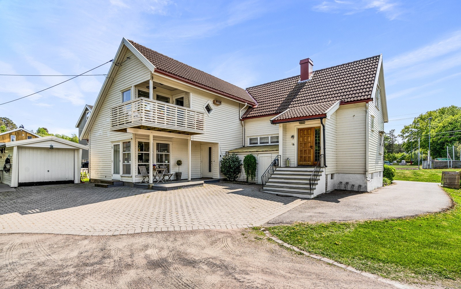 Stor og innholdsrik enebolig med ekstra leilighet Galleribilde