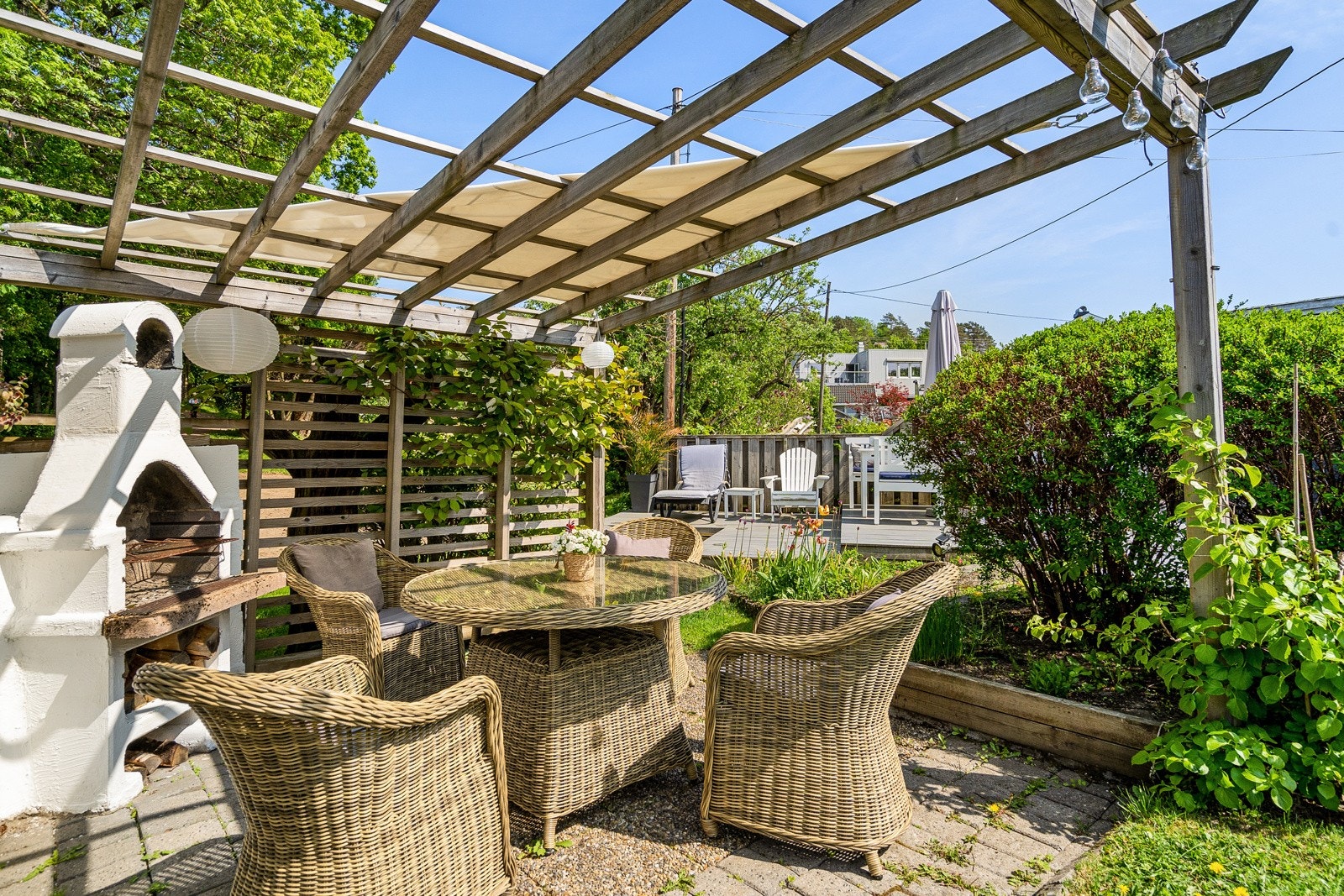 Nydelig pergola med utegrill - Kos og hygge Galleribilde