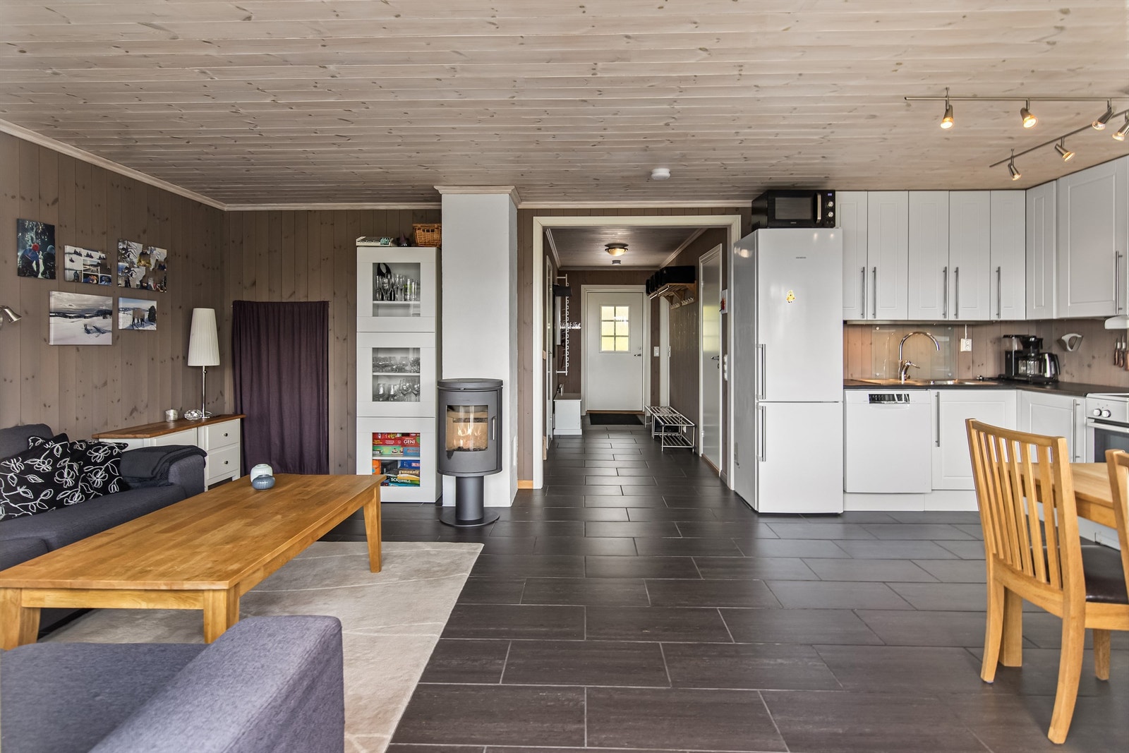 Vedovn i stuen samt varmekabler i gulvene Galleribilde