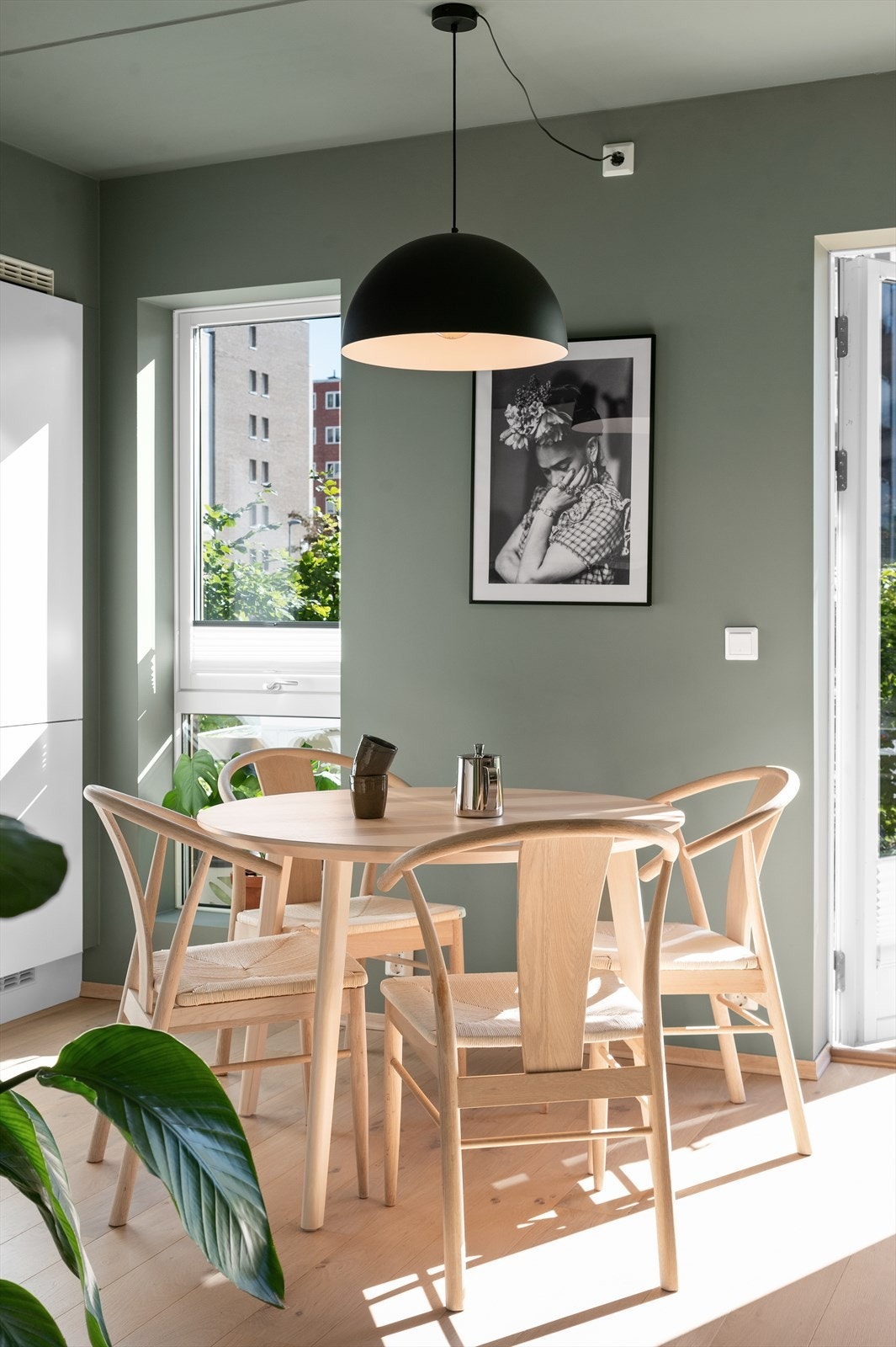 Selv om boligen ligger i første etasje, er boligen skjermet og har lite direkte innsyn Galleribilde