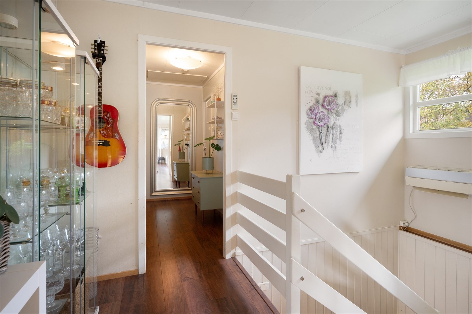 Gang i hovedetasjen. Galleribilde