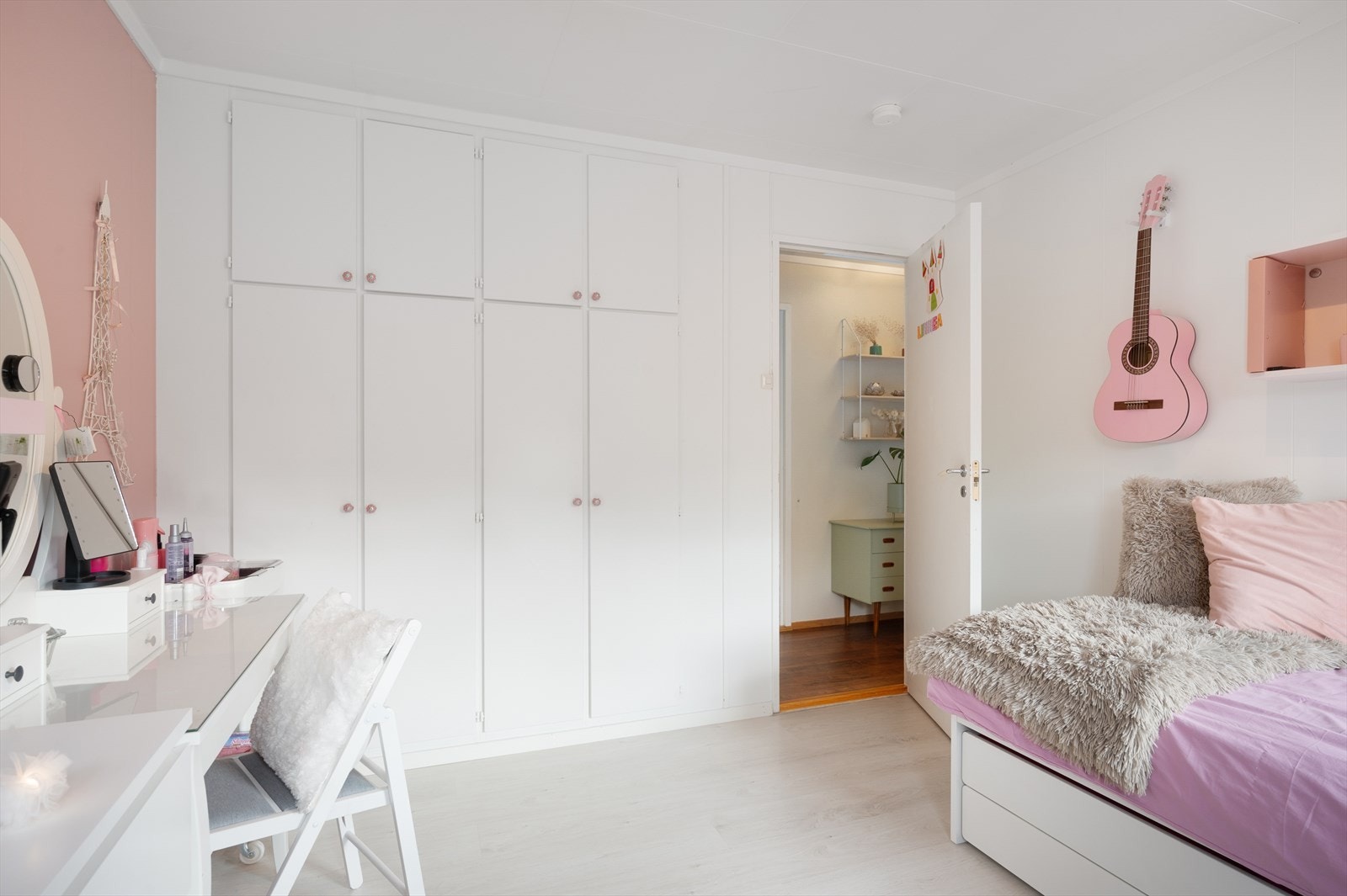 Det er totalt tre soverom i boligen. Galleribilde