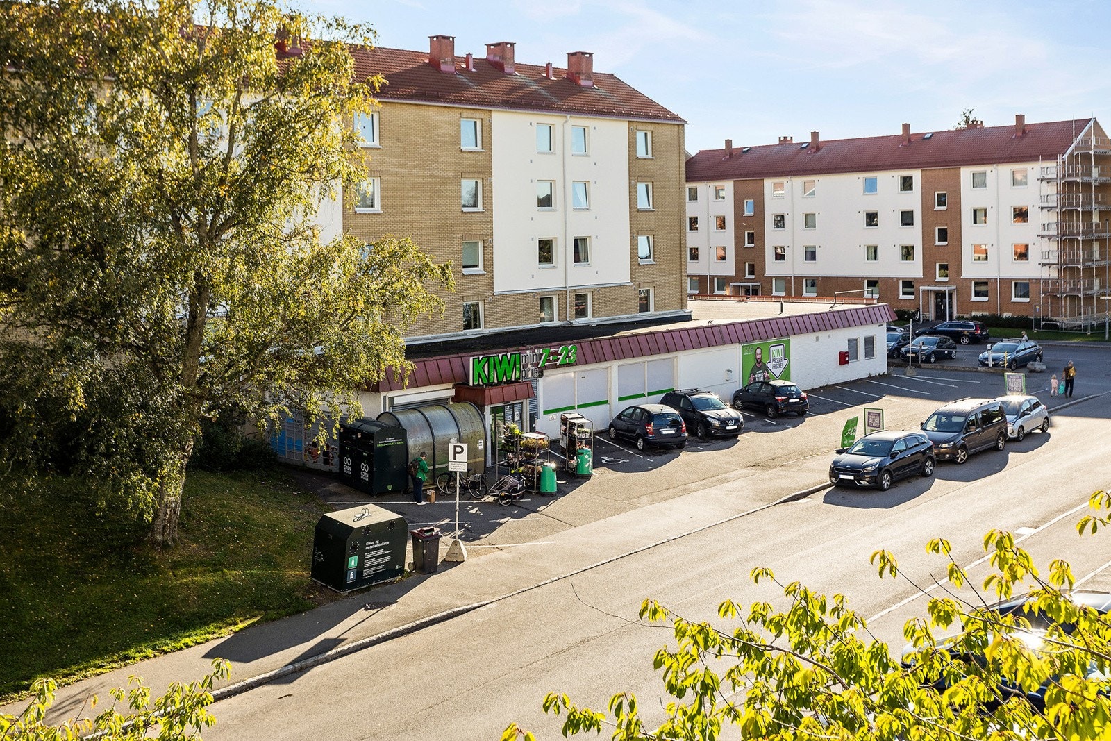 Nærbutikk rett over veien, også bussstopp her Galleribilde