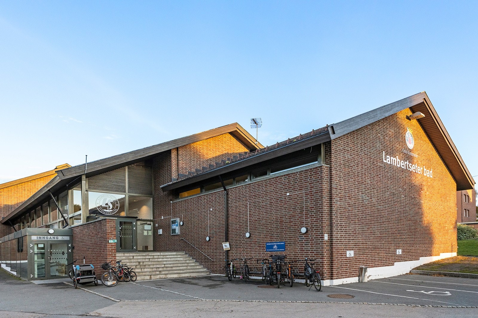 Svømmehall bare minutter fra boligen Galleribilde