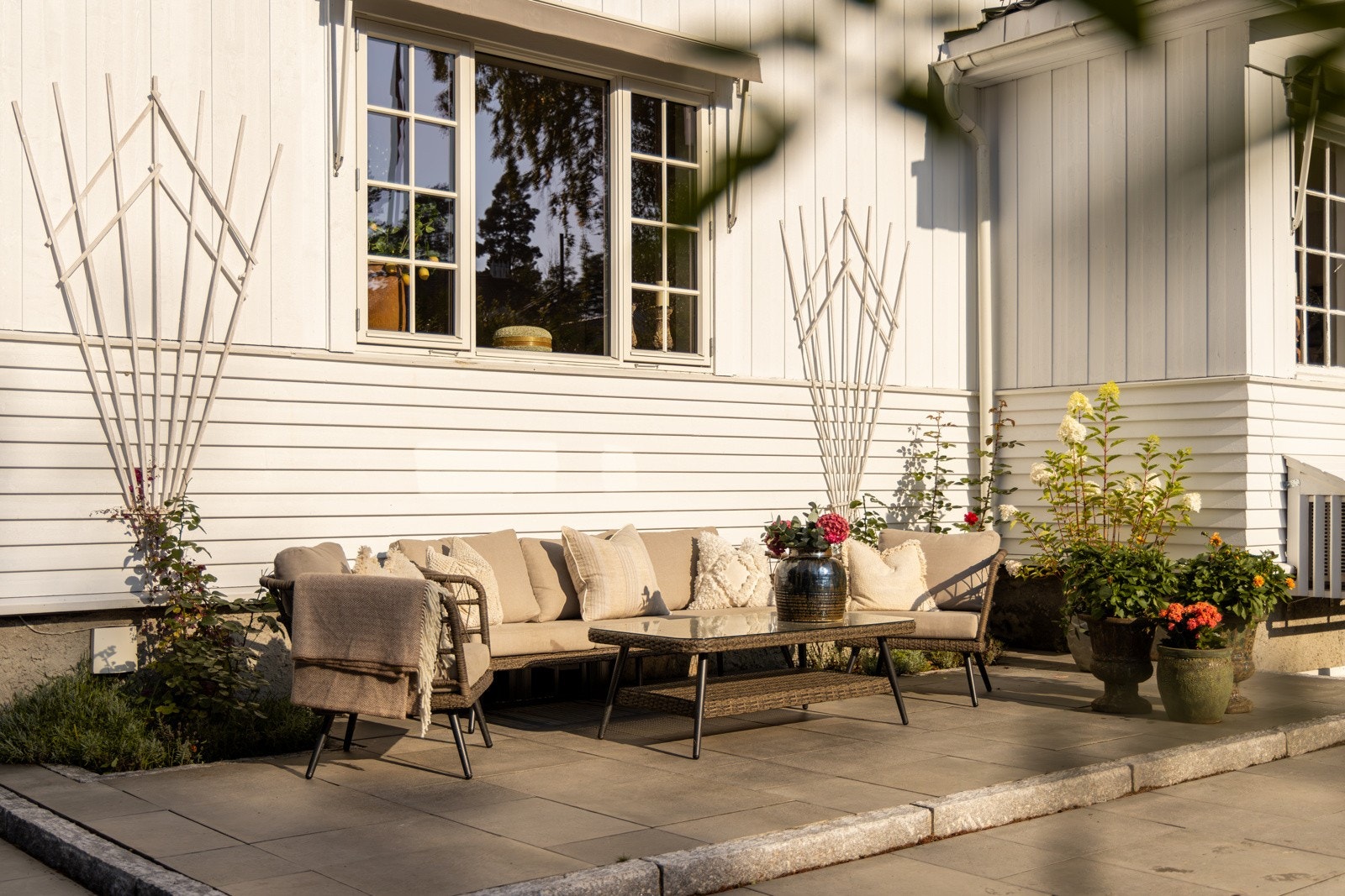 Plass til sittegruppe i solveggen. Galleribilde