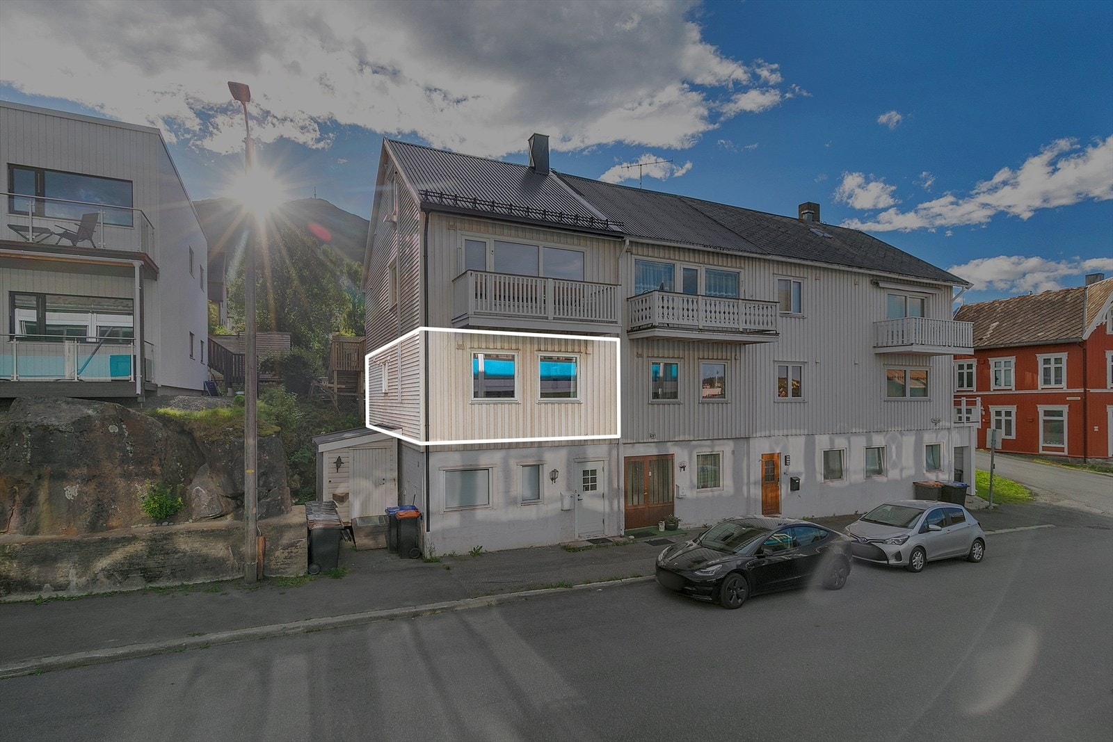 Det er ingen andel fellesgjeld på denne leiligheten, samt lave månedlige fellesutgifter som inkluderer blant annet kommunale avgifter. Galleribilde