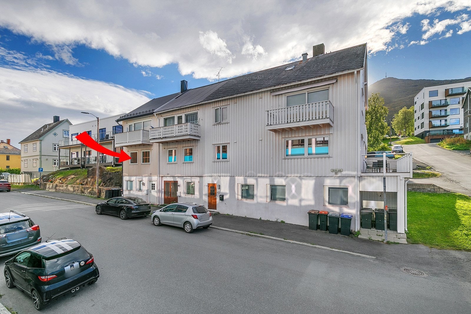 Leiligheten ligger sentralt i Narvik sentrum, med kun få minutters gange til Narvik Storsenter. Galleribilde