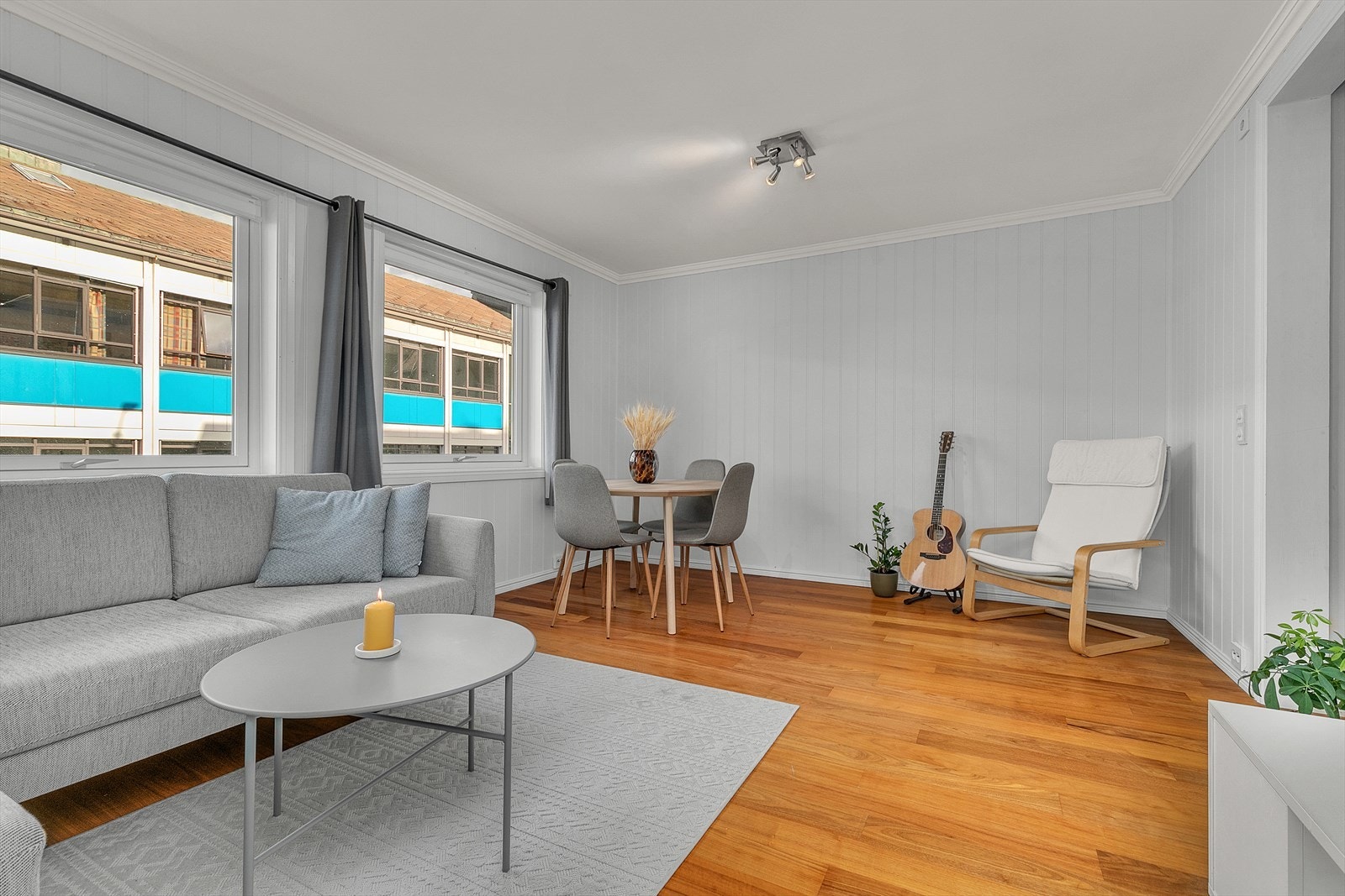 Rommet gir også god plass for spisebord og annet møblement. Galleribilde