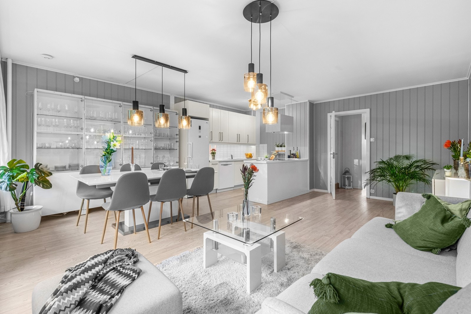 Laminatgulv og smartpanel er nytt fra 2017 Galleribilde