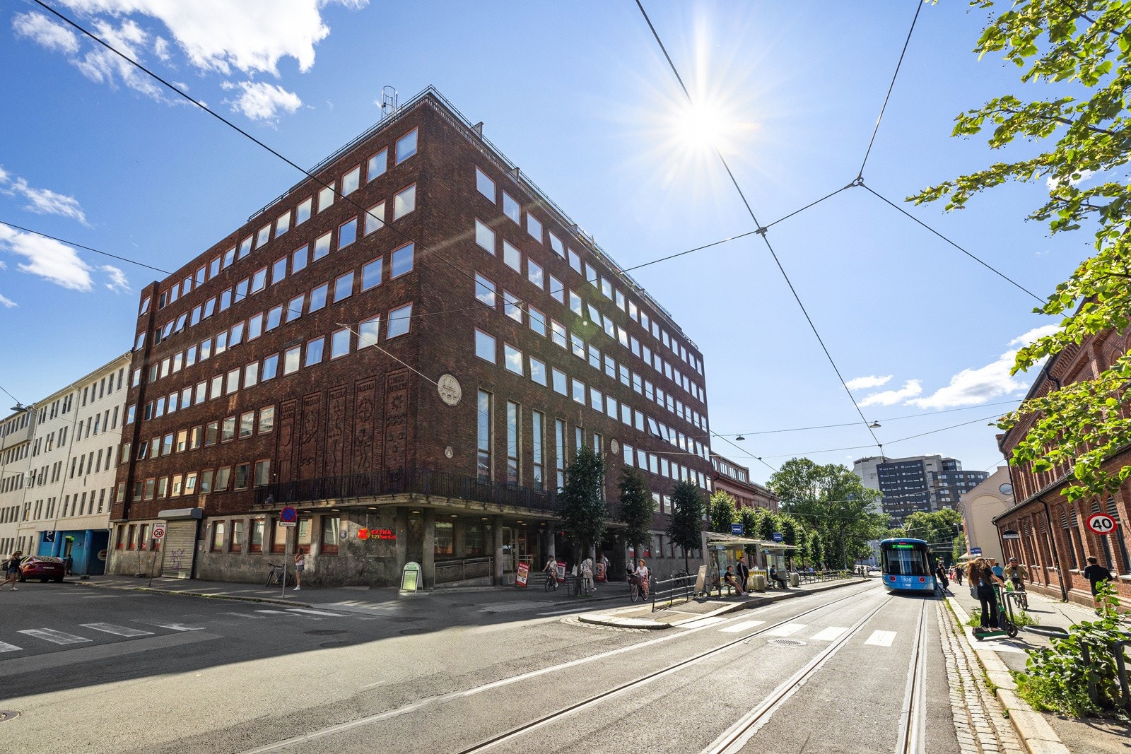 Herfra er det kort gangavstand til alt av fasiliteter og servicetilbud. Galleribilde