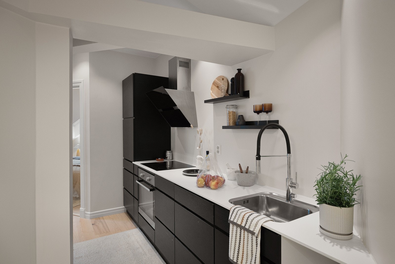 Laminat benkeplate i slank utførelse. Galleribilde