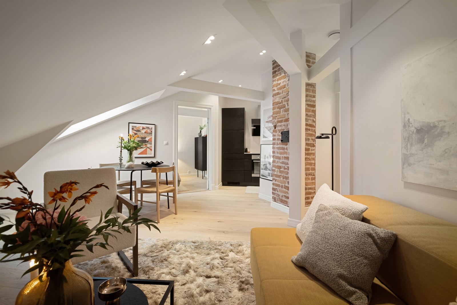 Loftsarealet ble bygget ut i 2015, og da ble denne leiligheten til. Galleribilde