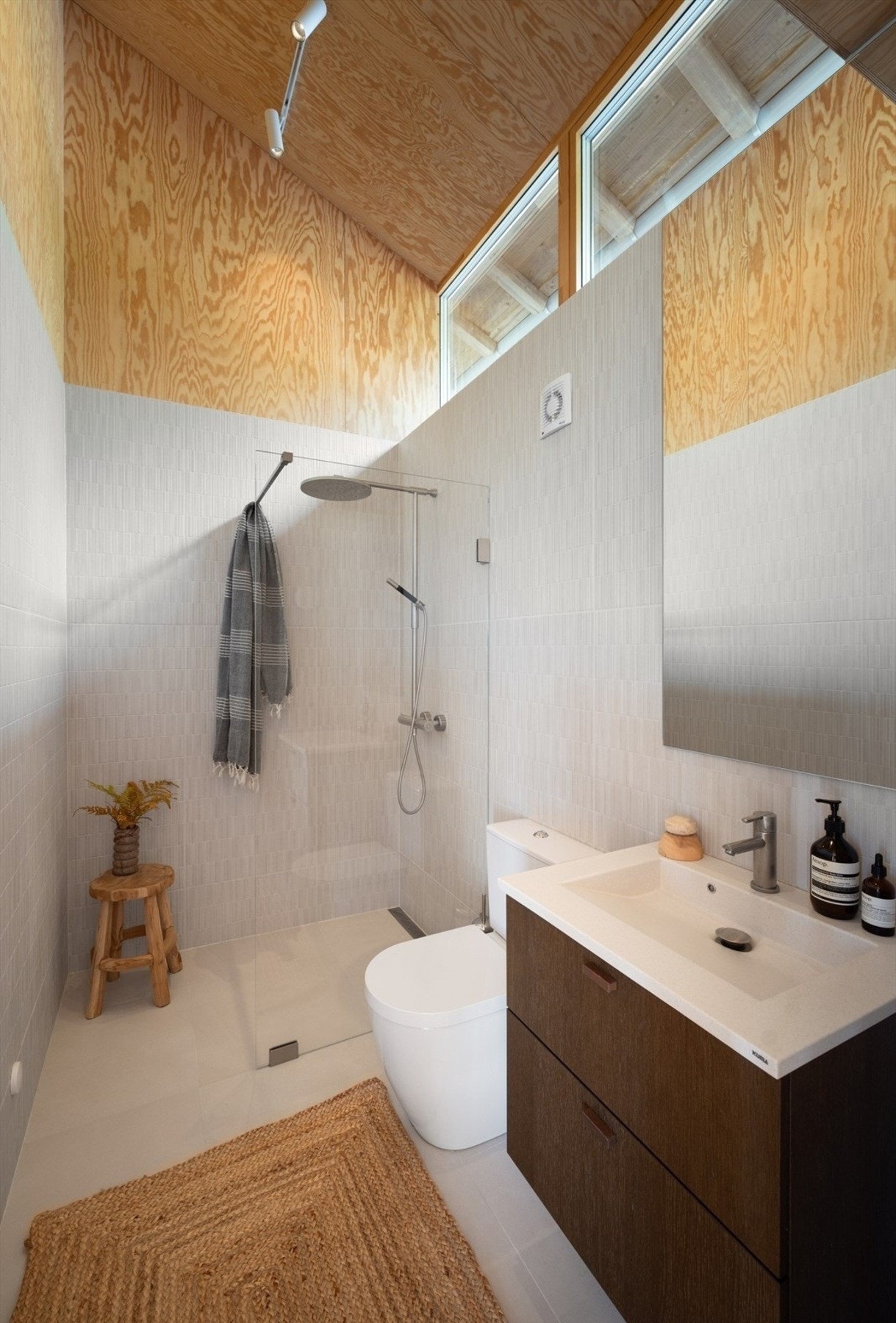 Gjestebad med adkomst fra entré. Galleribilde