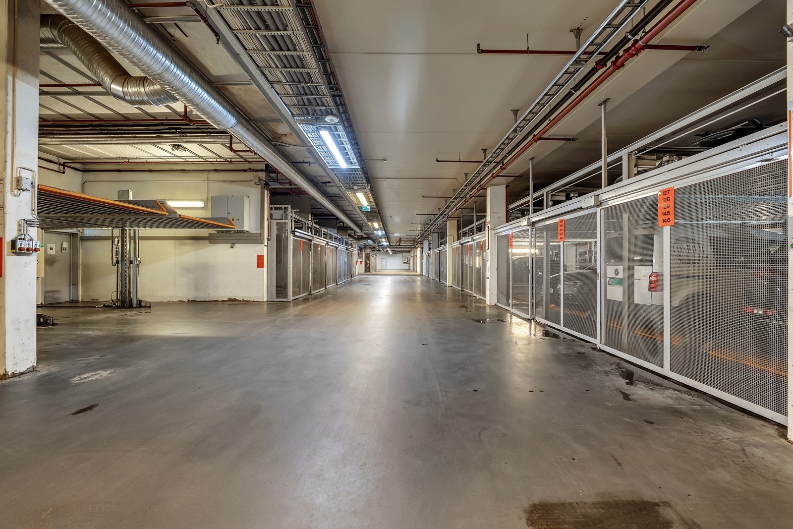 Det medfølger parkeringsplass i Waldemars hage garasjelag, ved Rema 1000 i Darres gate. Se salgsoppgave for mer informasjon. Galleribilde