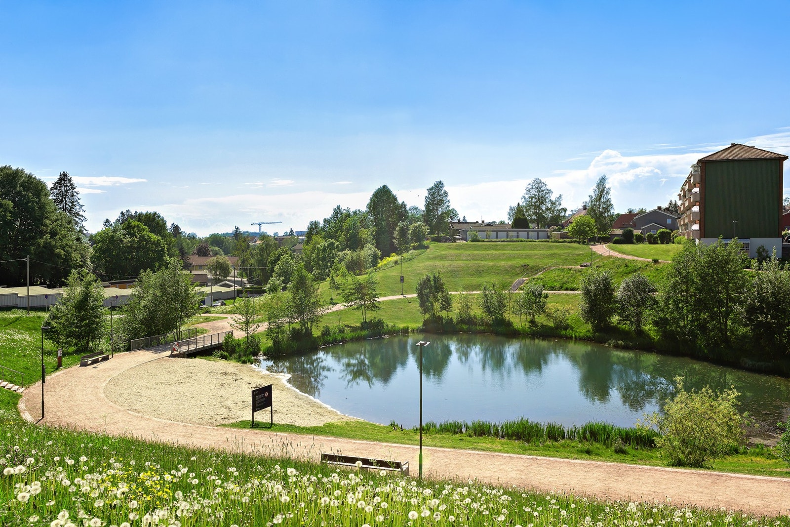 Her finner du også fine parker i nærheten som Bjerkedalen Park. Galleribilde