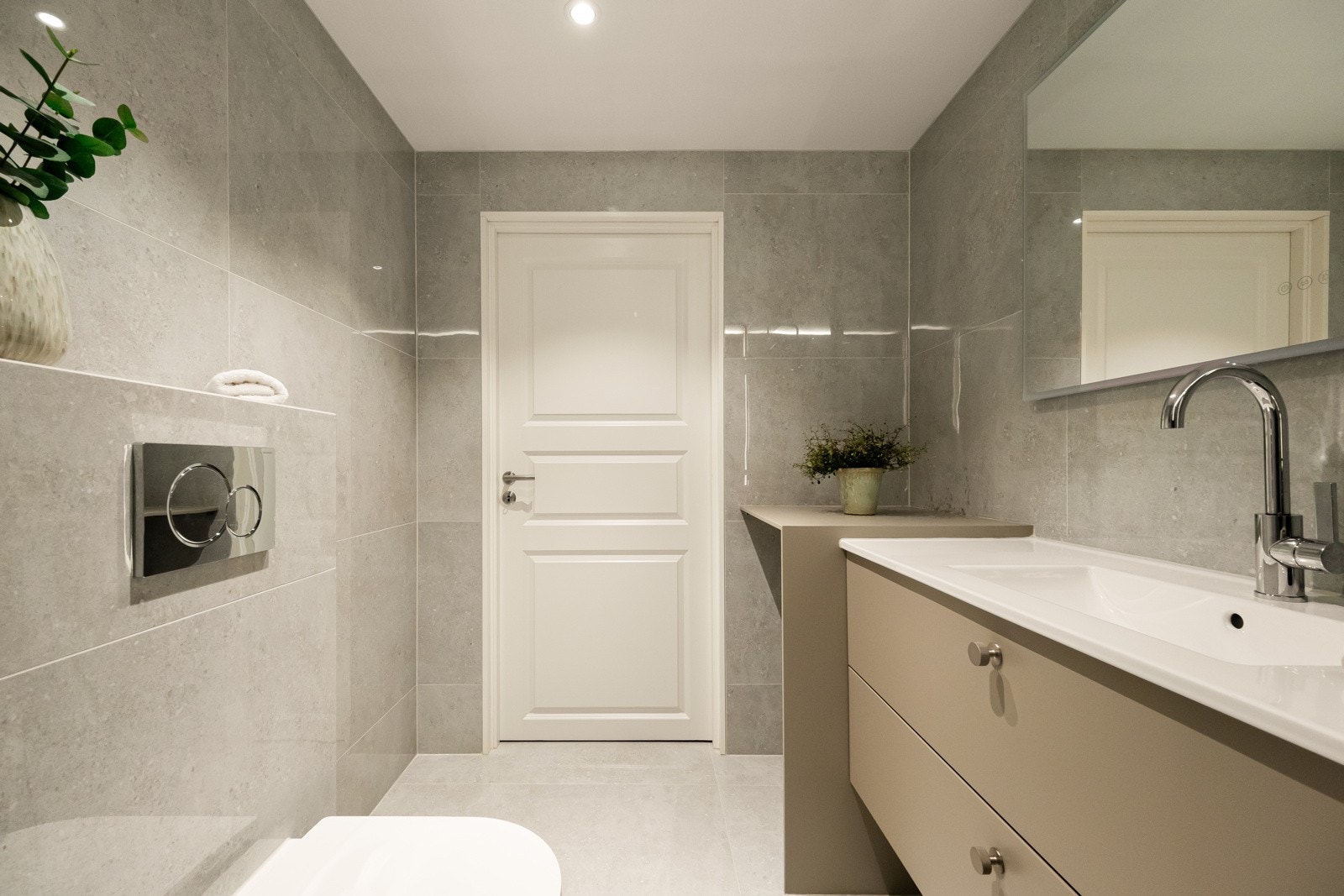 - Det foreligger dokumentasjon på alt arbeid som er utført på badet av godkjente håndverkere - Galleribilde