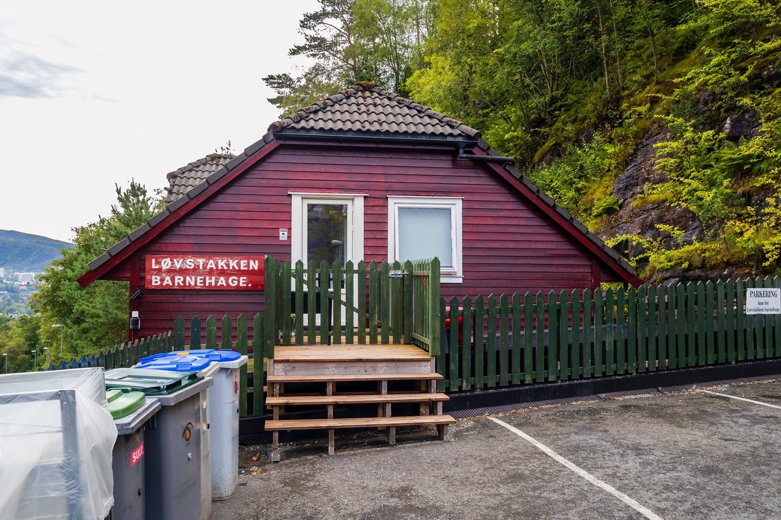 - Trygt og rolig område med flere barnehager og skoler i nærheten. Løvstakken barnehage er bare en 7 minutters spasertur fra boligen - Galleribilde