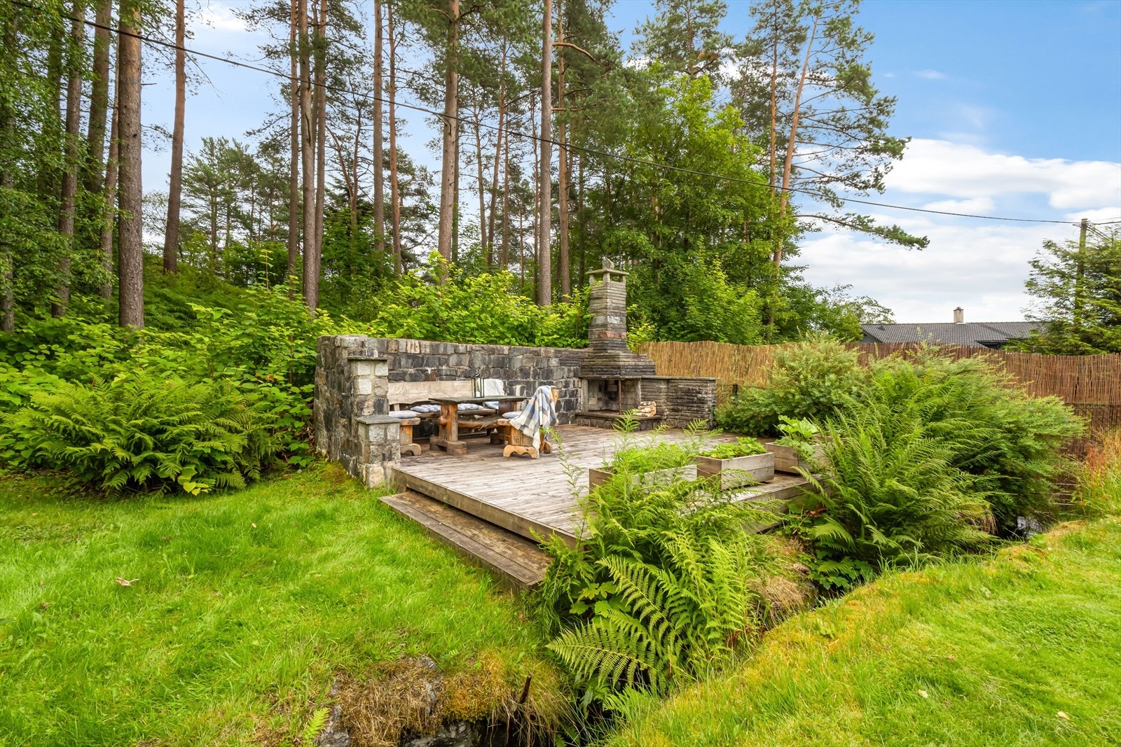 - Boligen har flere herlige uteplasser - Galleribilde