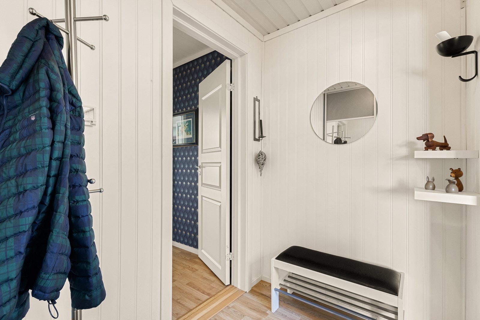 - Lys entré som måler 3,5 m² - Galleribilde