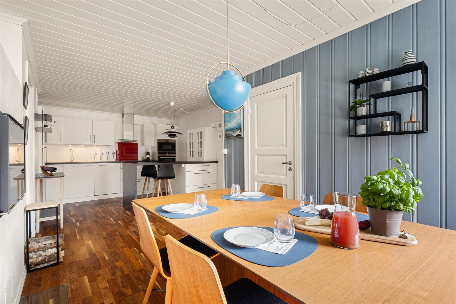 Kjøkken/spisestue måler 22,4 m² - Galleribilde
