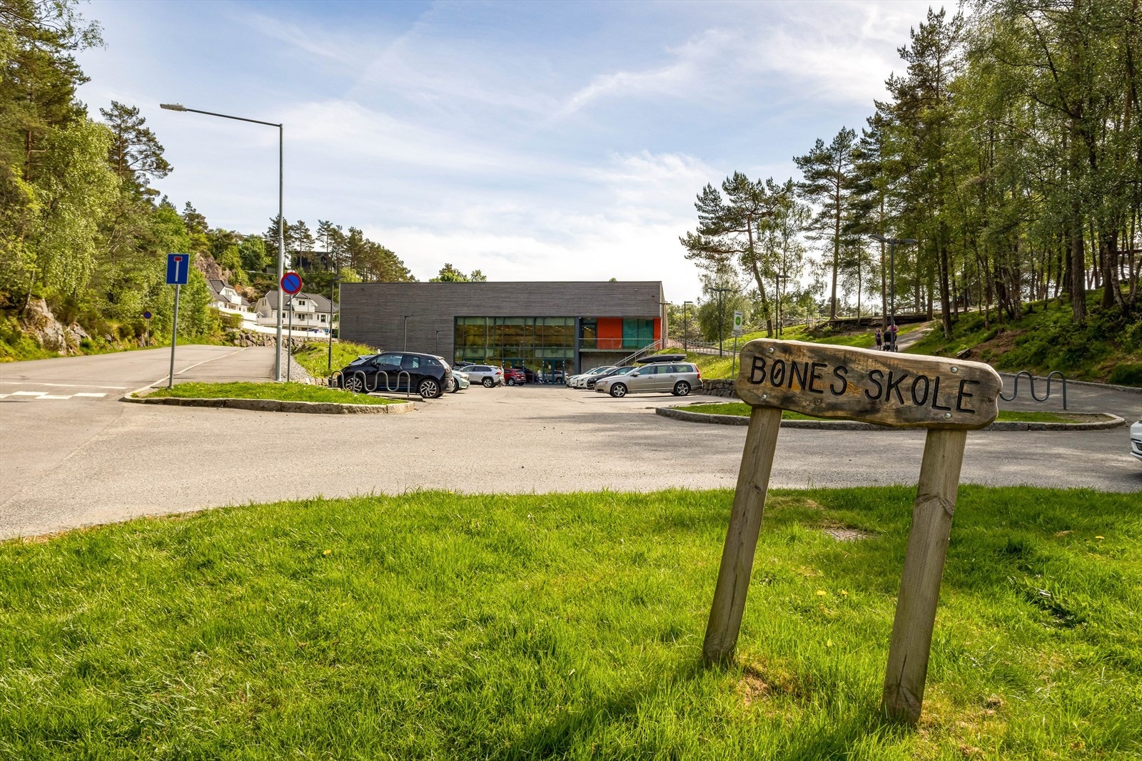 - For barna er det kort vei til skolen, med bare 16 minutters gange til Bønes skole - Galleribilde