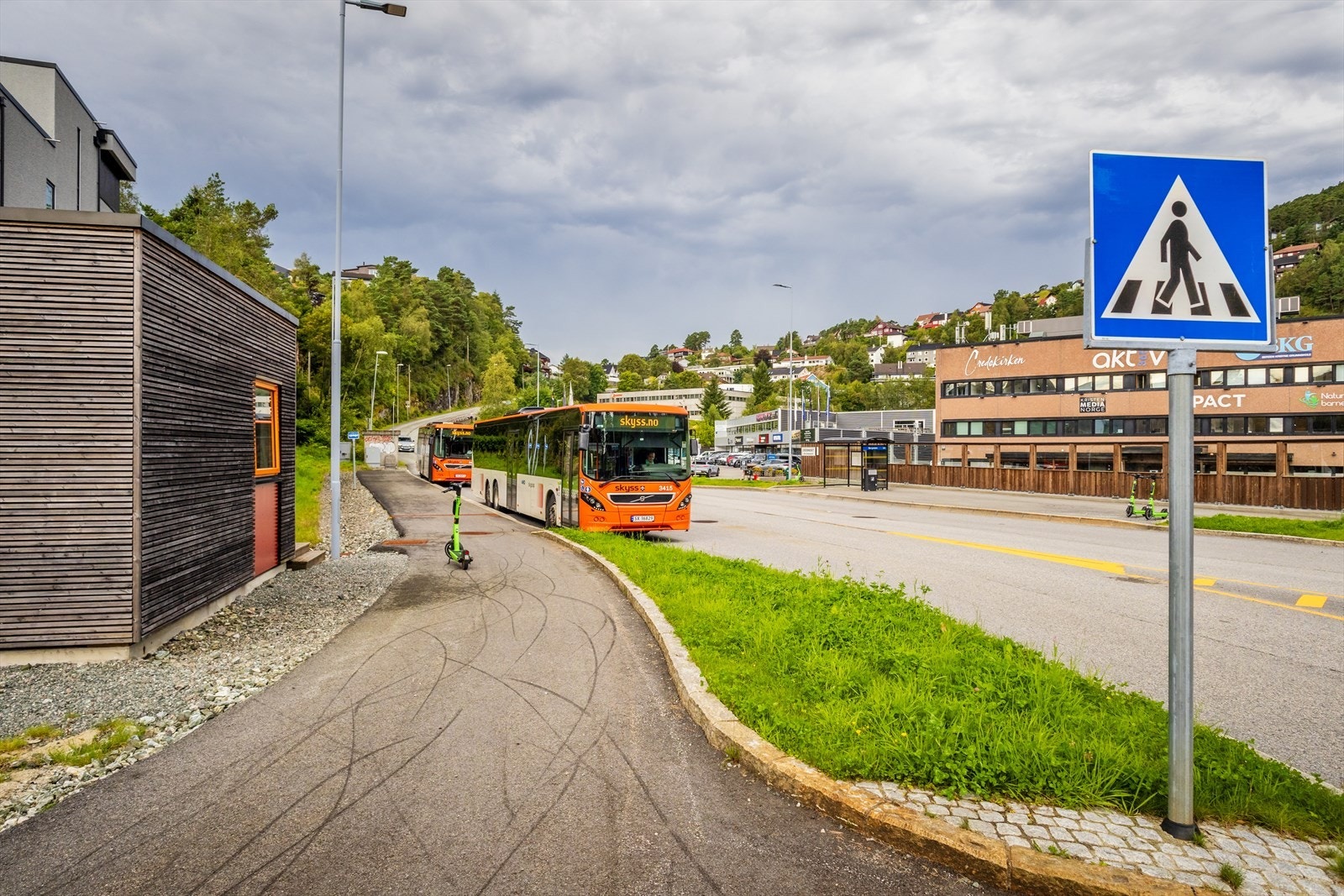- Her bor du sentralt med nærhet til det meste du skulle trenge i hverdagen, samt gode bussforbindelser med hyppige avganger - Galleribilde