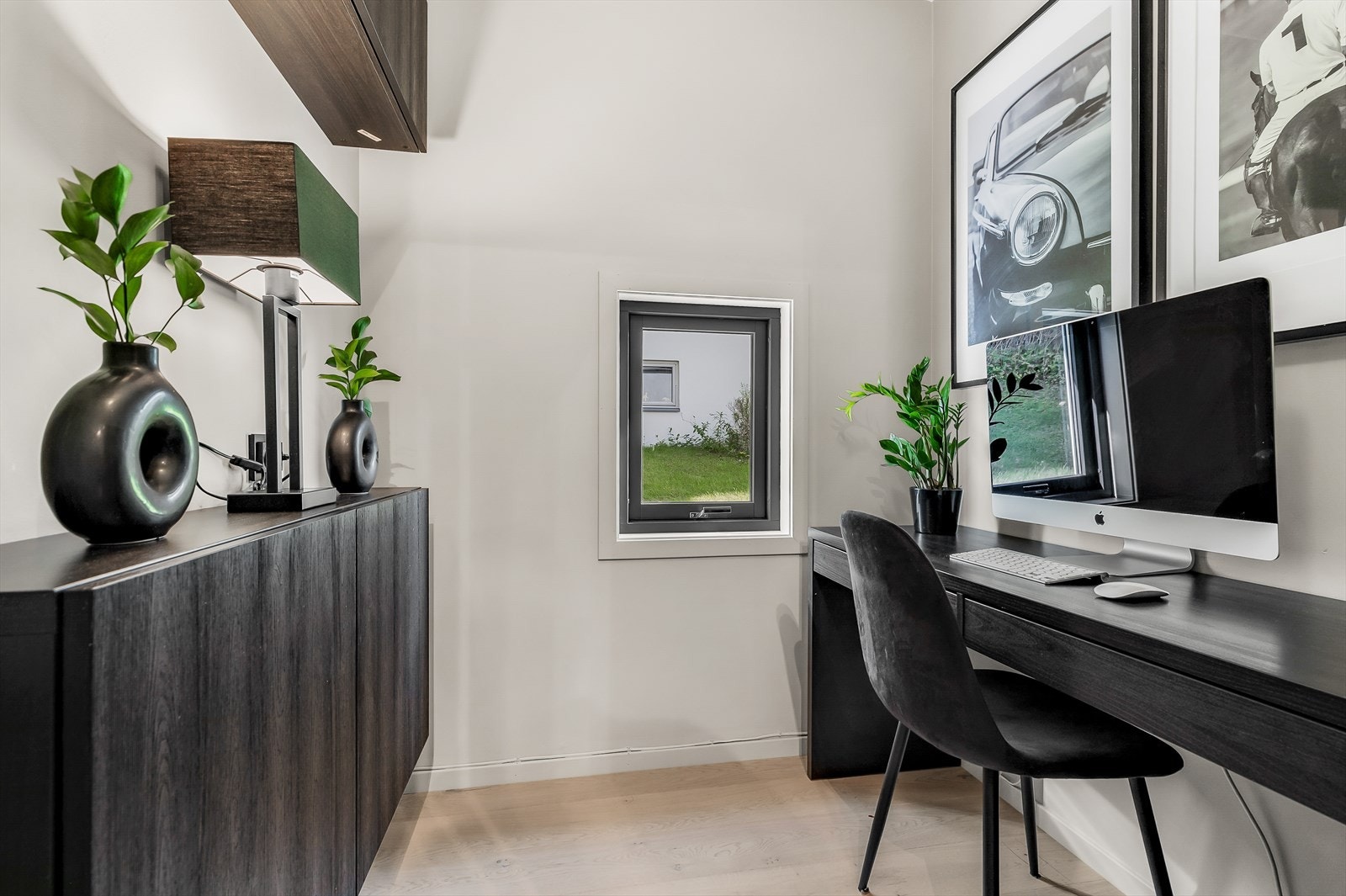 Bod brukes som kontor Galleribilde