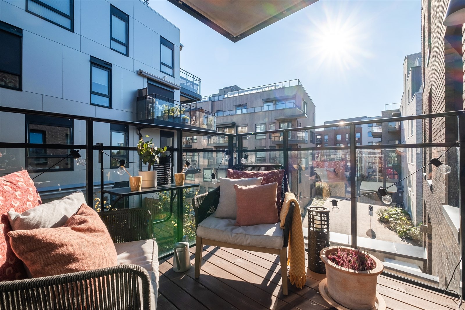 Nordvik v/Moestue har gleden av å presentere en lys og moderne 2-roms andelsleilighet fra 2019 med attraktiv beliggenhet på Vollebekk! Husk visningspåmelding! Galleribilde