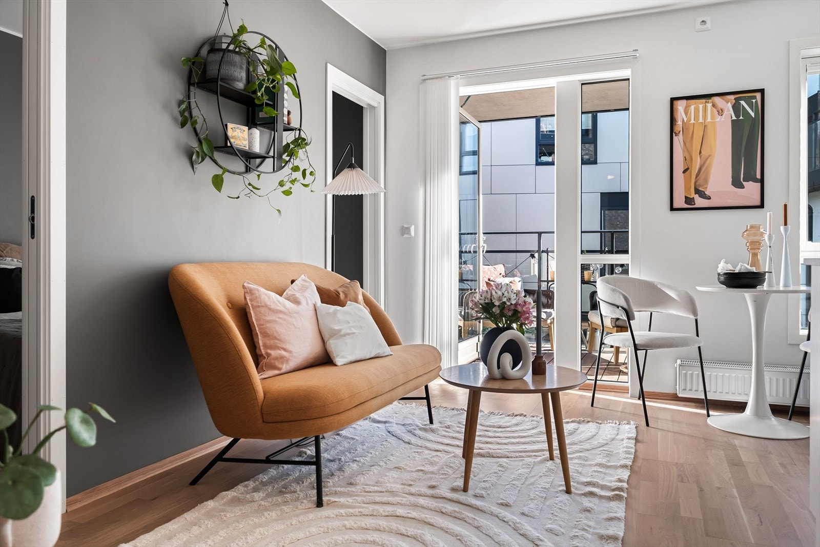 Leiligheten er fra 2019 og holder god standard (gitt TG1 og TG0 på samtlige bygningsdeler av takstmann). Galleribilde
