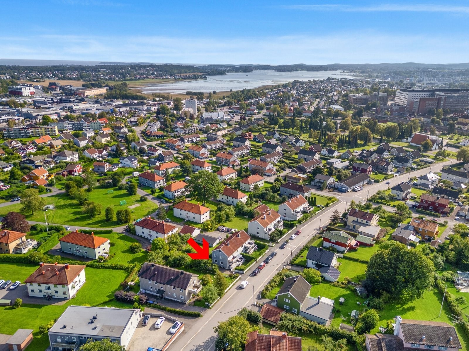 Fra leiligheten er det kort vei til byen med alle servicefunksjoner, samt Sykehuset i Vestfold Galleribilde