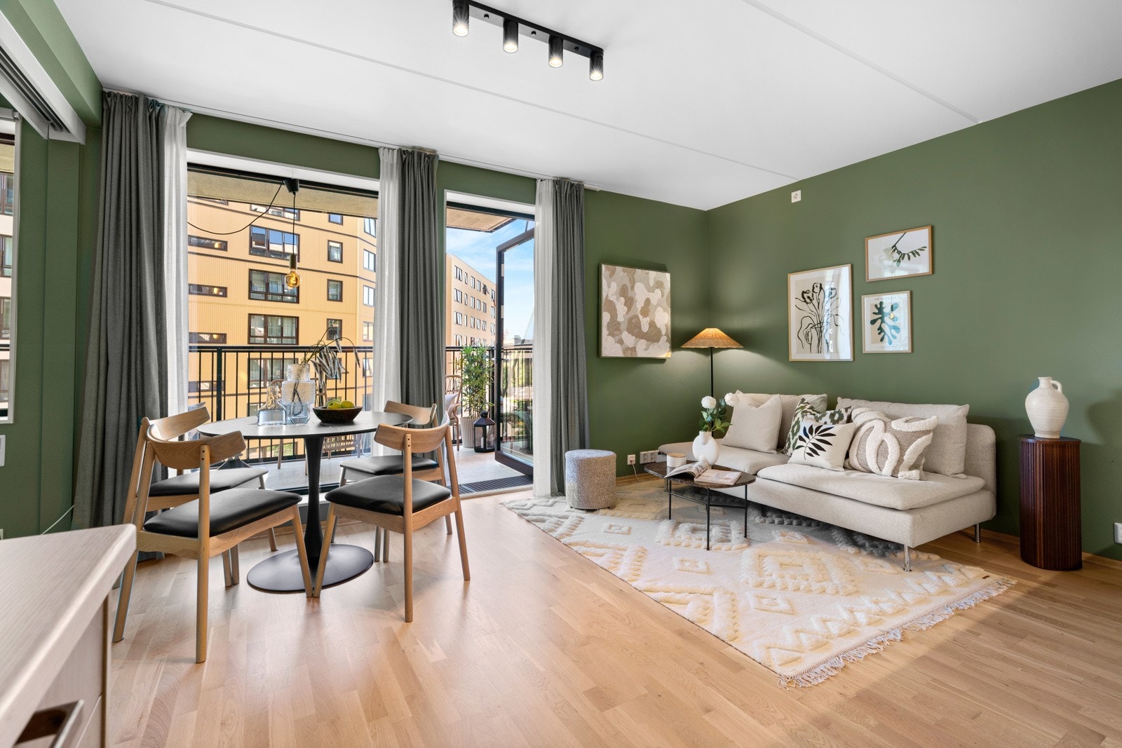 Nyere og lekker 2-roms leilighet med moderne standard Galleribilde