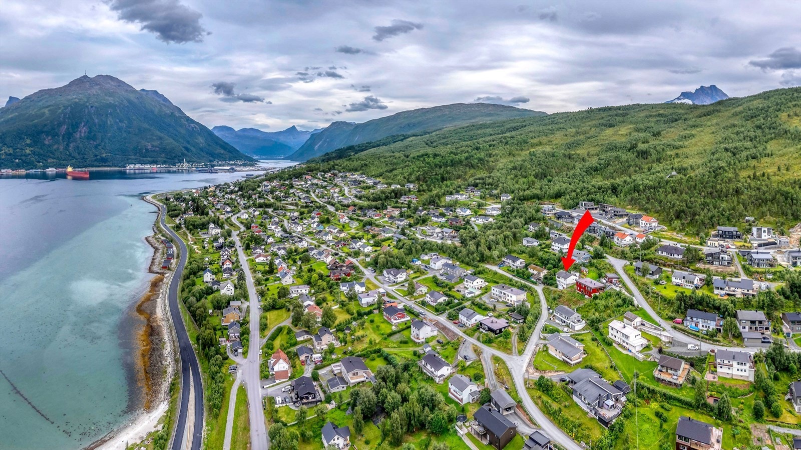 Eiendom beliggende i et veletablert boligstrøk på Ankenes. Galleribilde