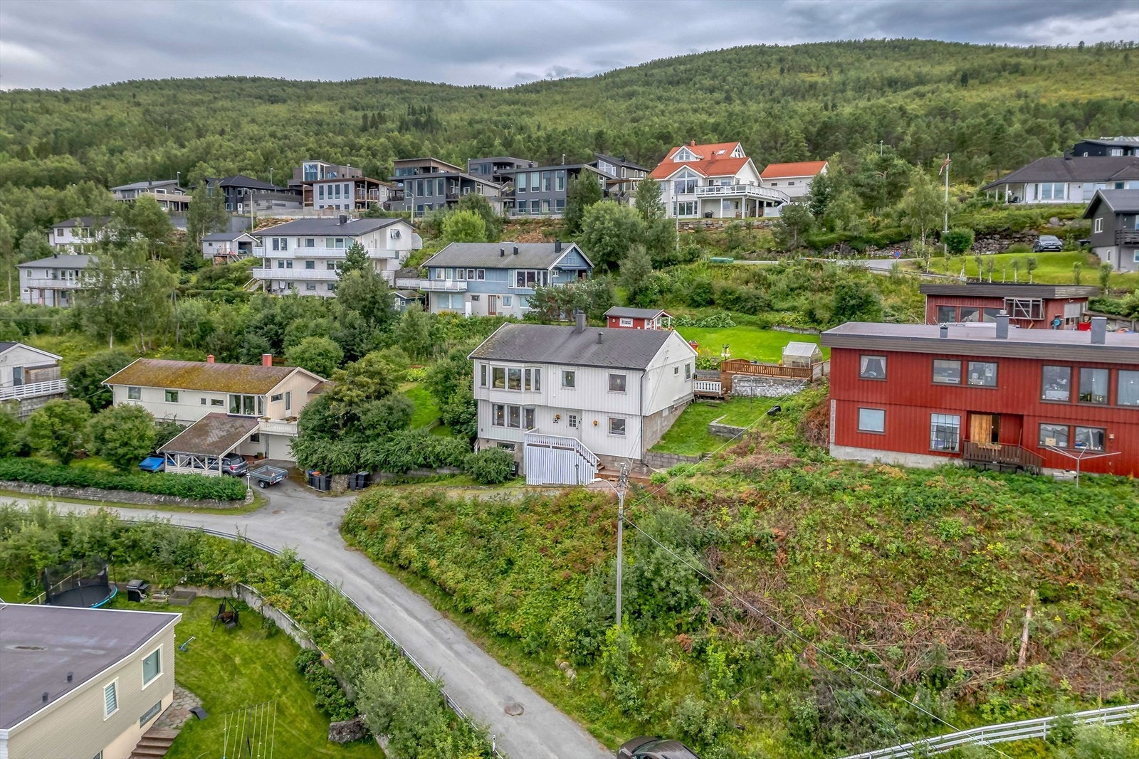 Enebolig med utleiedel i underetasje Galleribilde
