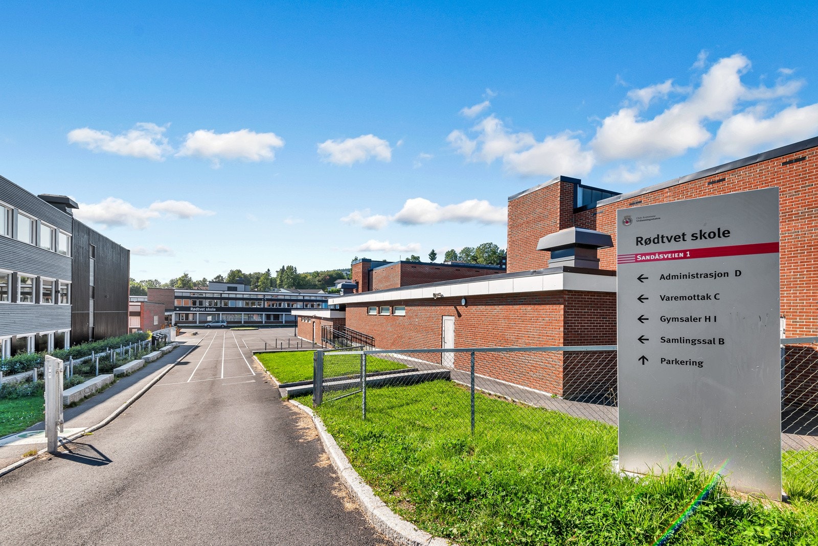1 minutts gange til barneskole og barnehage. Galleribilde