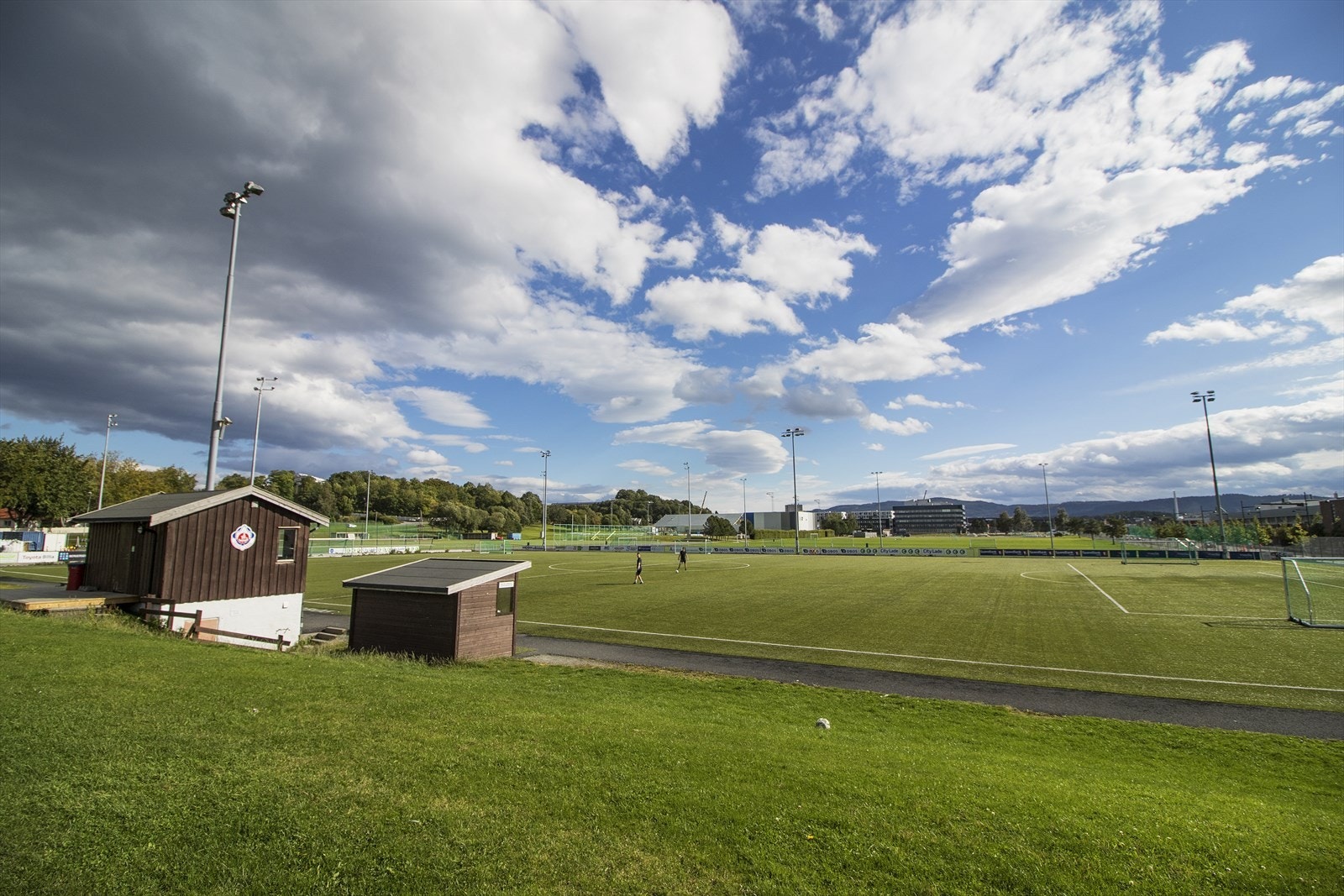Det er ca. 10 min å gå til Lade/Koteng arena. Galleribilde