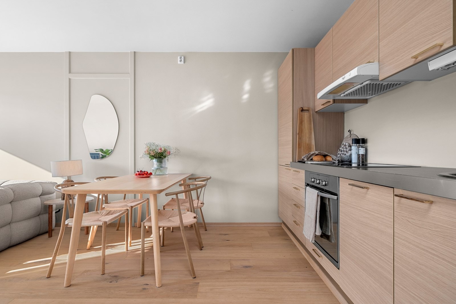 Her er kjøkkenet en del av sosialsonen. Galleribilde