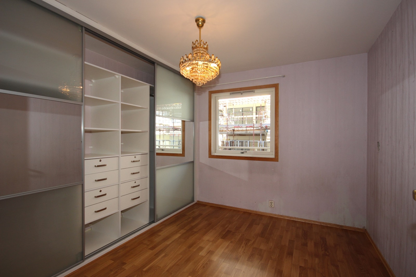 Soverom. Samtlige soverom er også lysmalt. Galleribilde