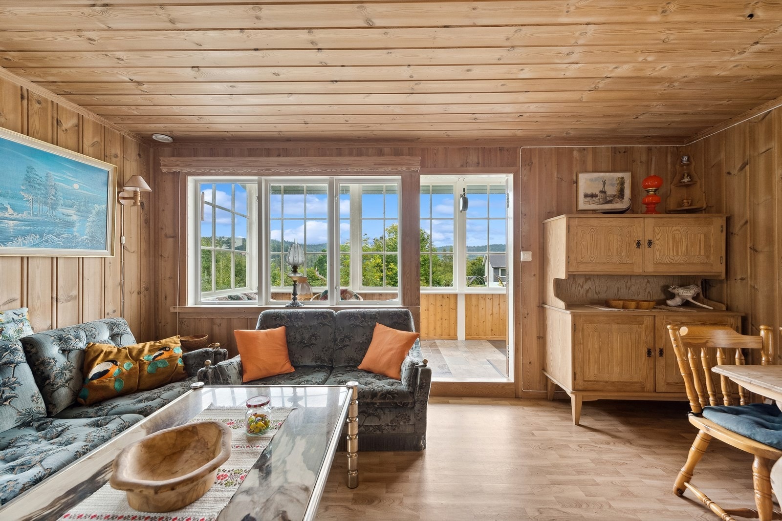 Stue med innbygget veranda. Galleribilde