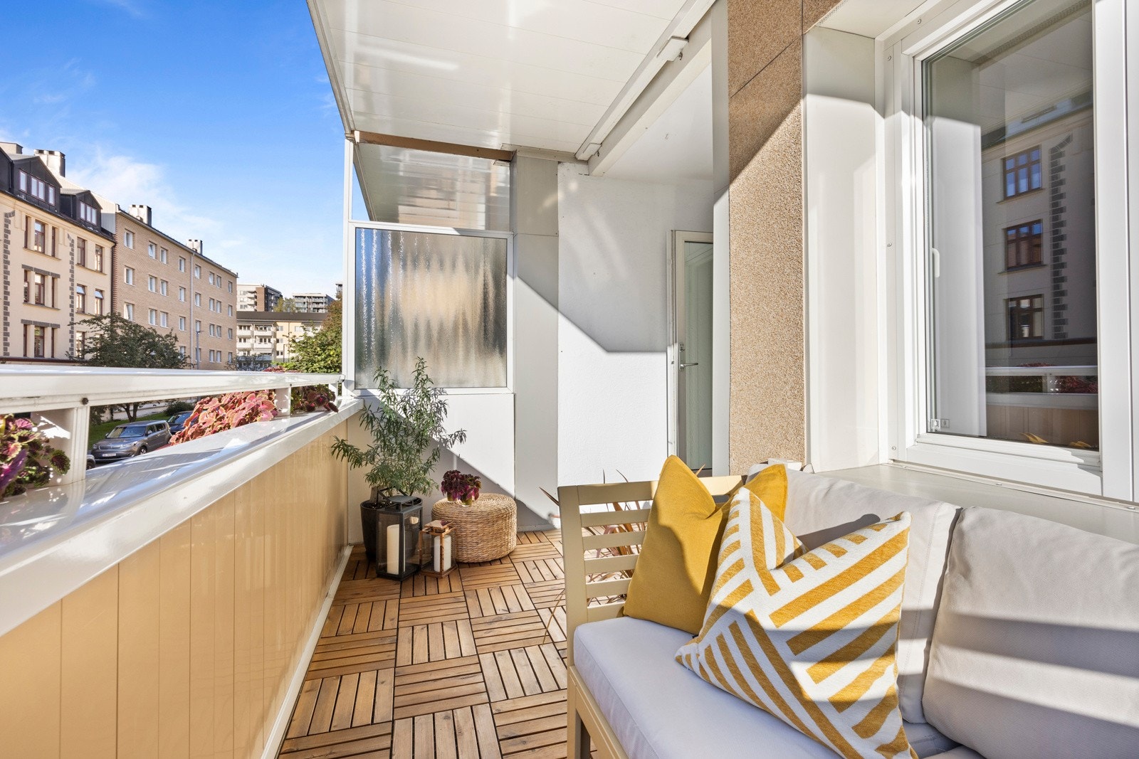 Balkongen er på ca. 8m² i et rolig, tilbaketrukket nabolag. Galleribilde