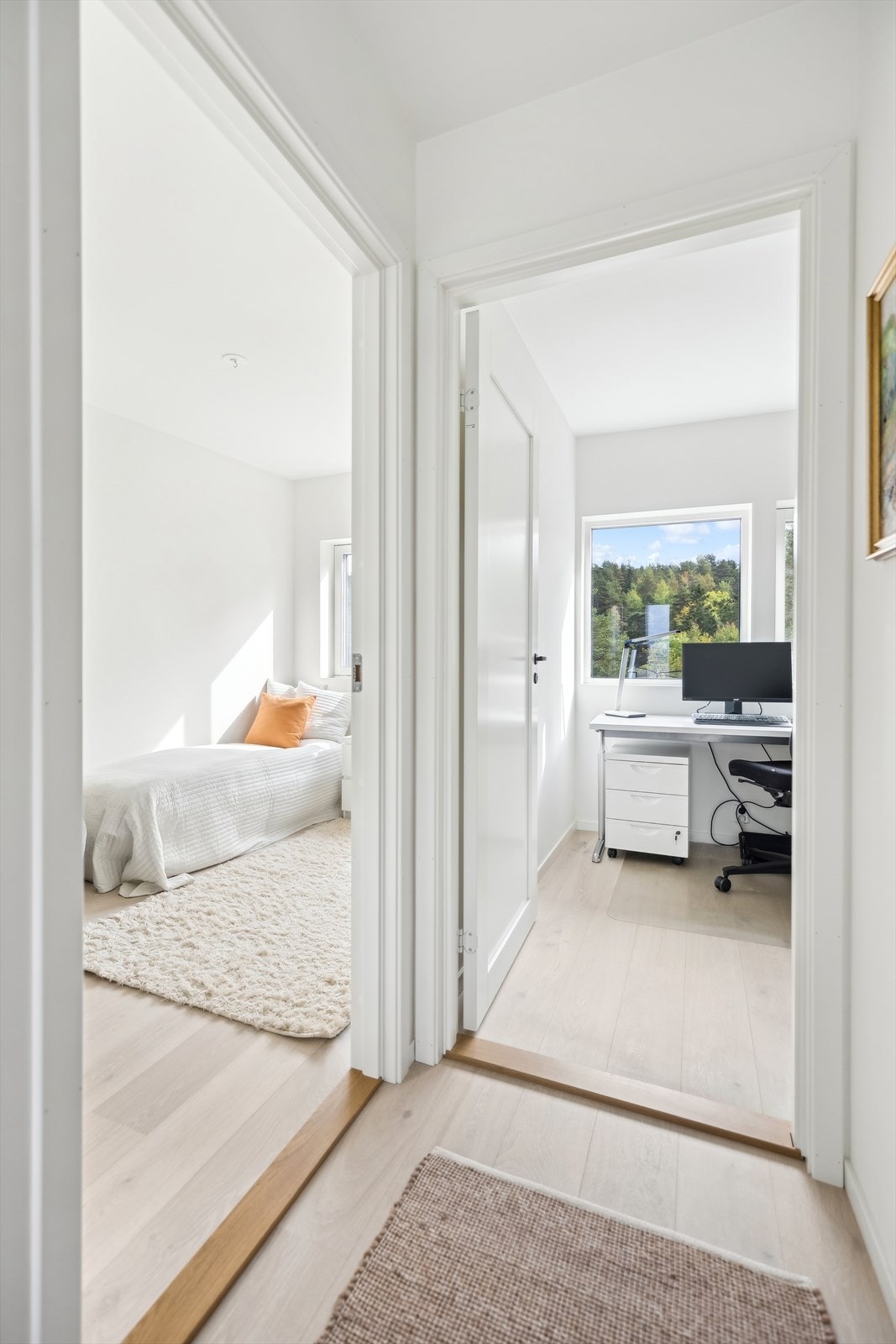 Leiligheten byr totalt på 3 soverom av fin størrelse. Galleribilde