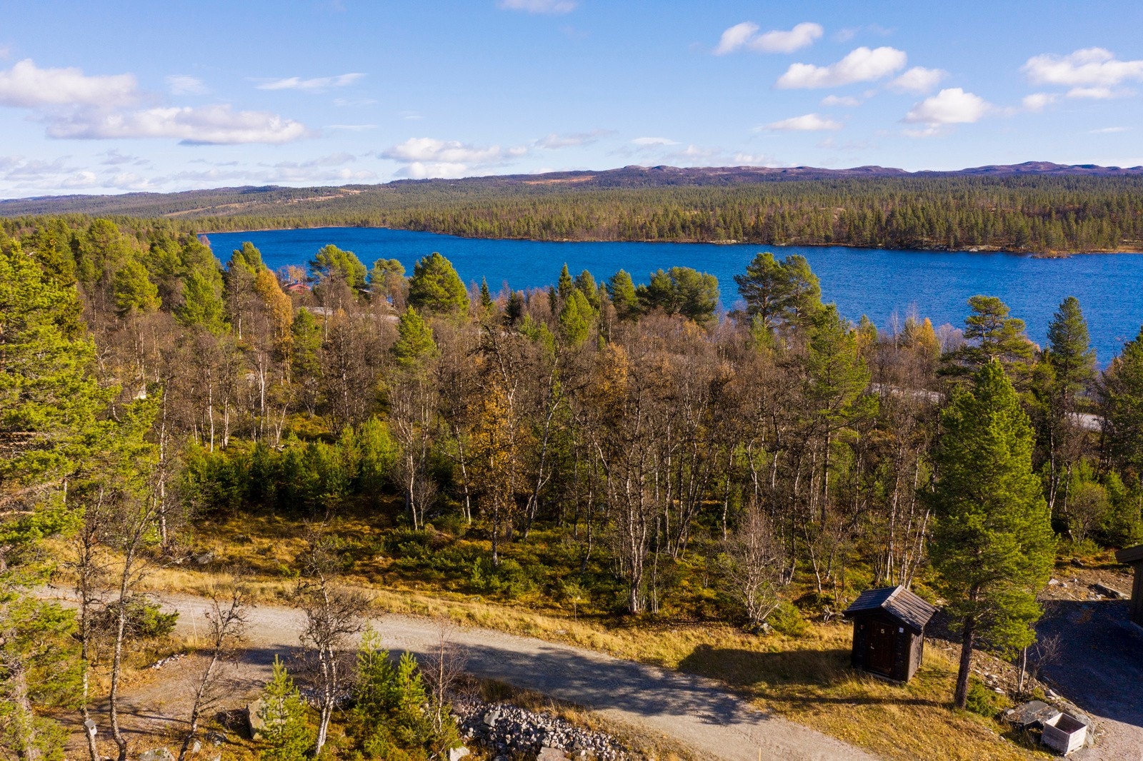 Kort avstand til Buvatn Galleribilde