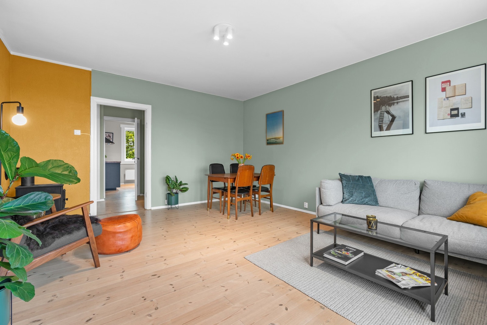 Her er det plass til både sofa, spisebord og tv-løsning Galleribilde