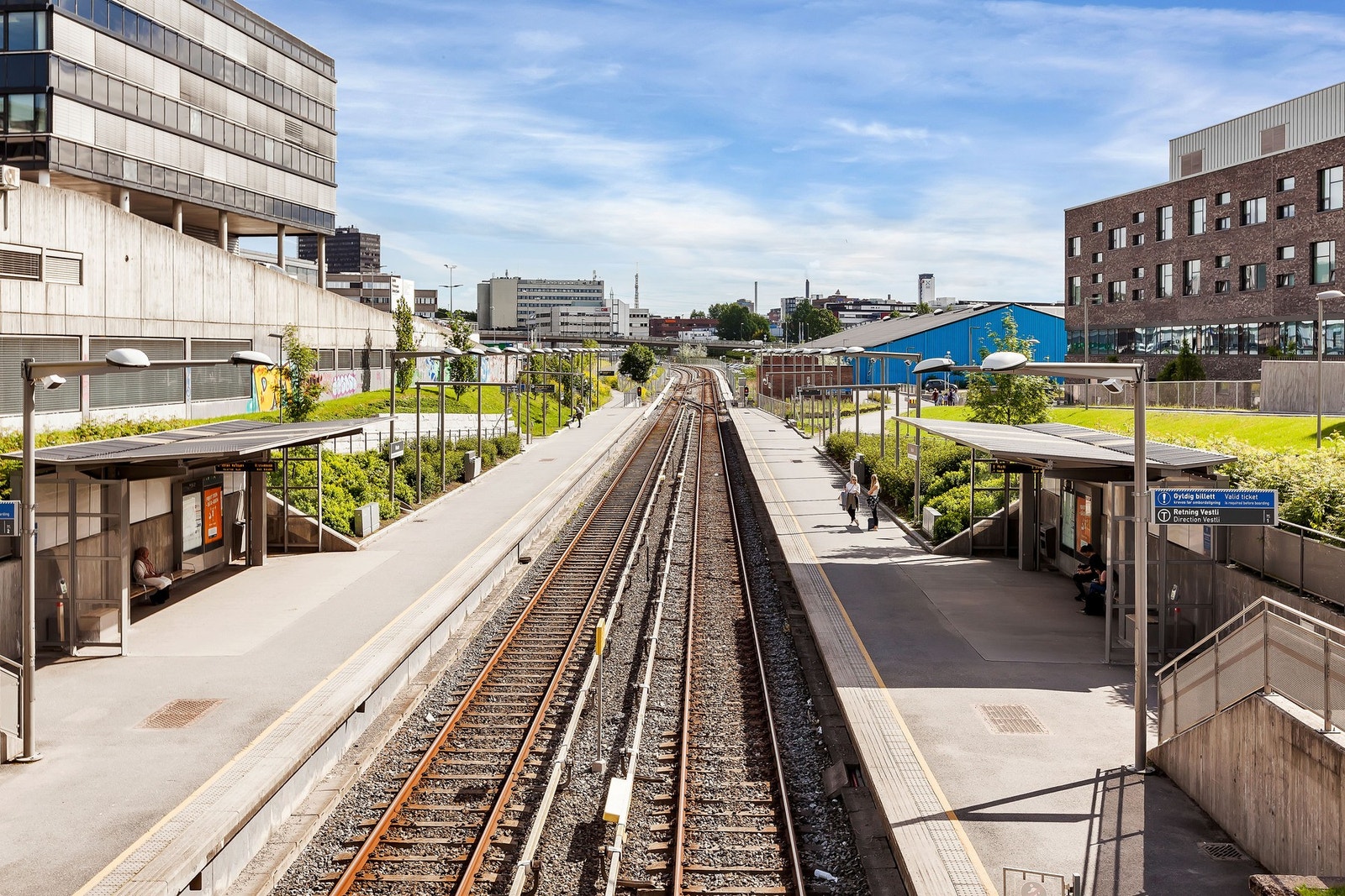 Det er gangavstand til T-banestasjon på Hasle Galleribilde