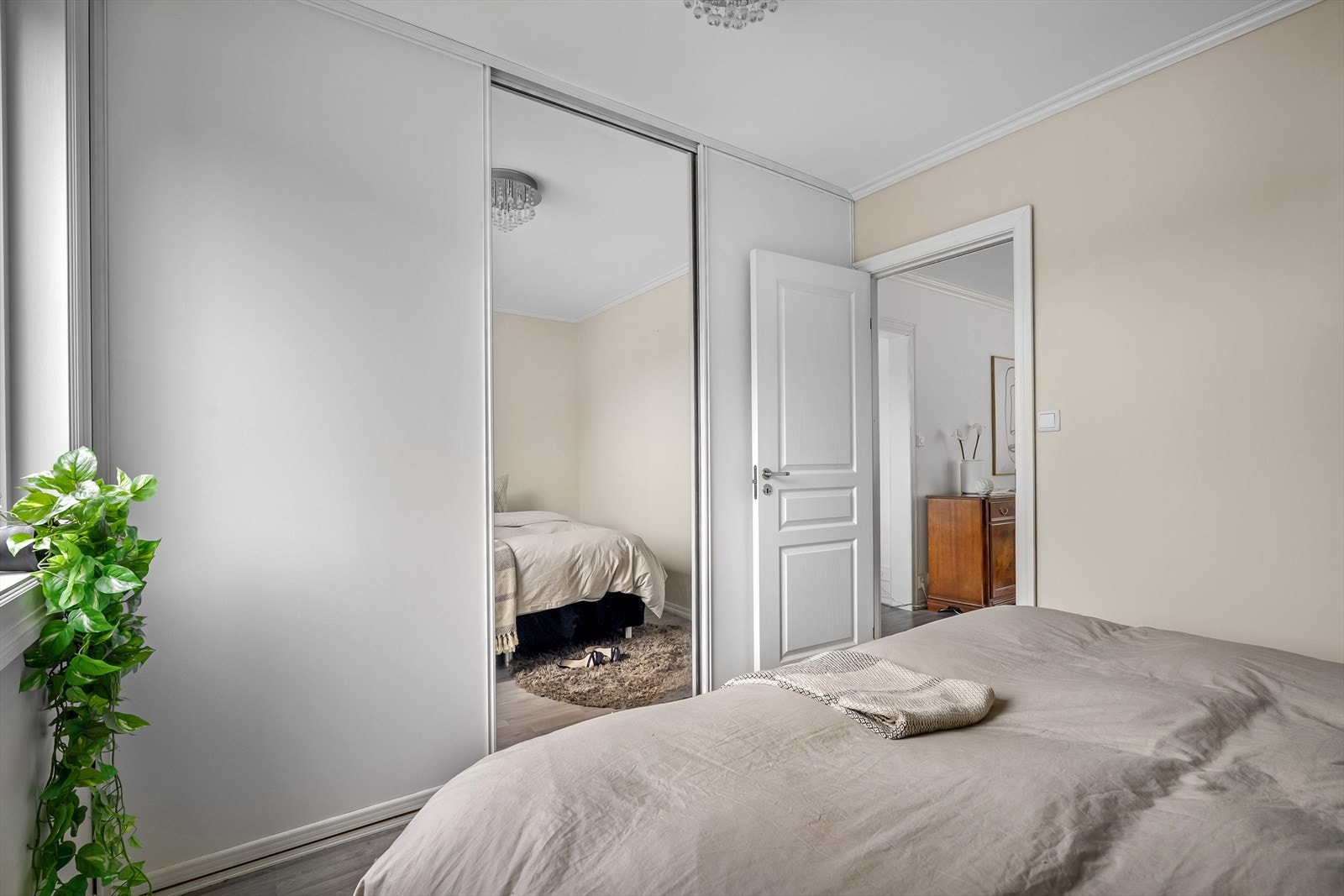 Boligen har totalt tre soverom på hhv. 6,6, 8,9 og 10,9 m². Galleribilde