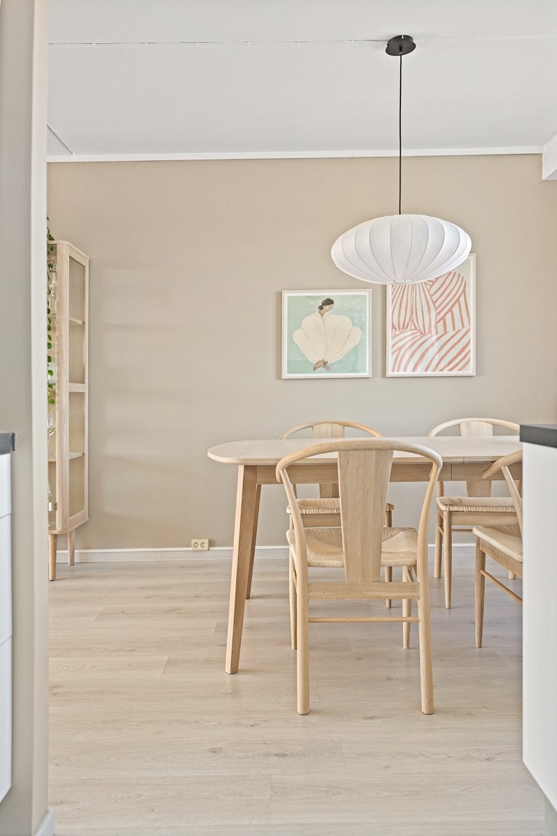 Her kan du invitere familie og venner til hyggelige middager. Galleribilde