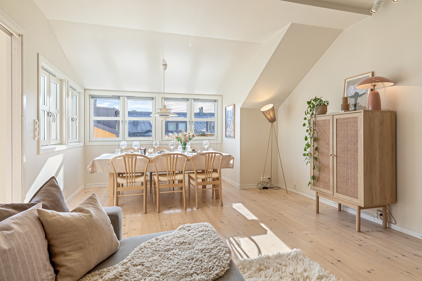 Særdeles attraktiv 3-roms toppleilighet med god planløsning og romfølelse Galleribilde