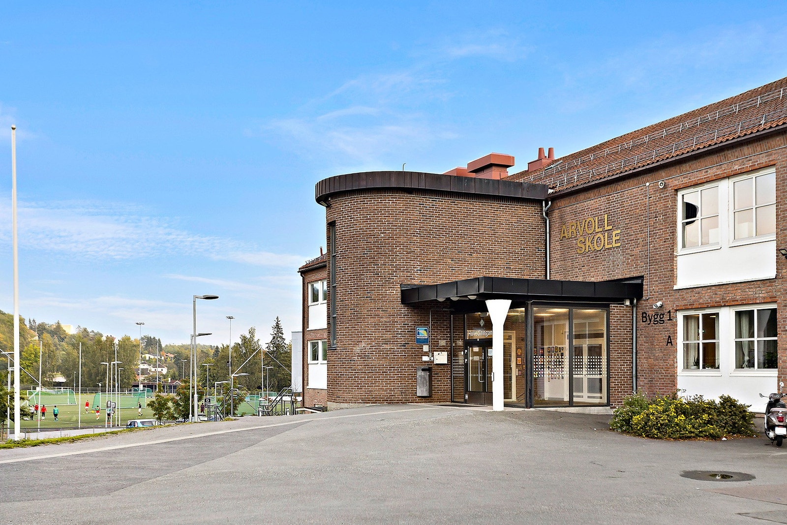 Skoler og barnehager i nærheten. Galleribilde