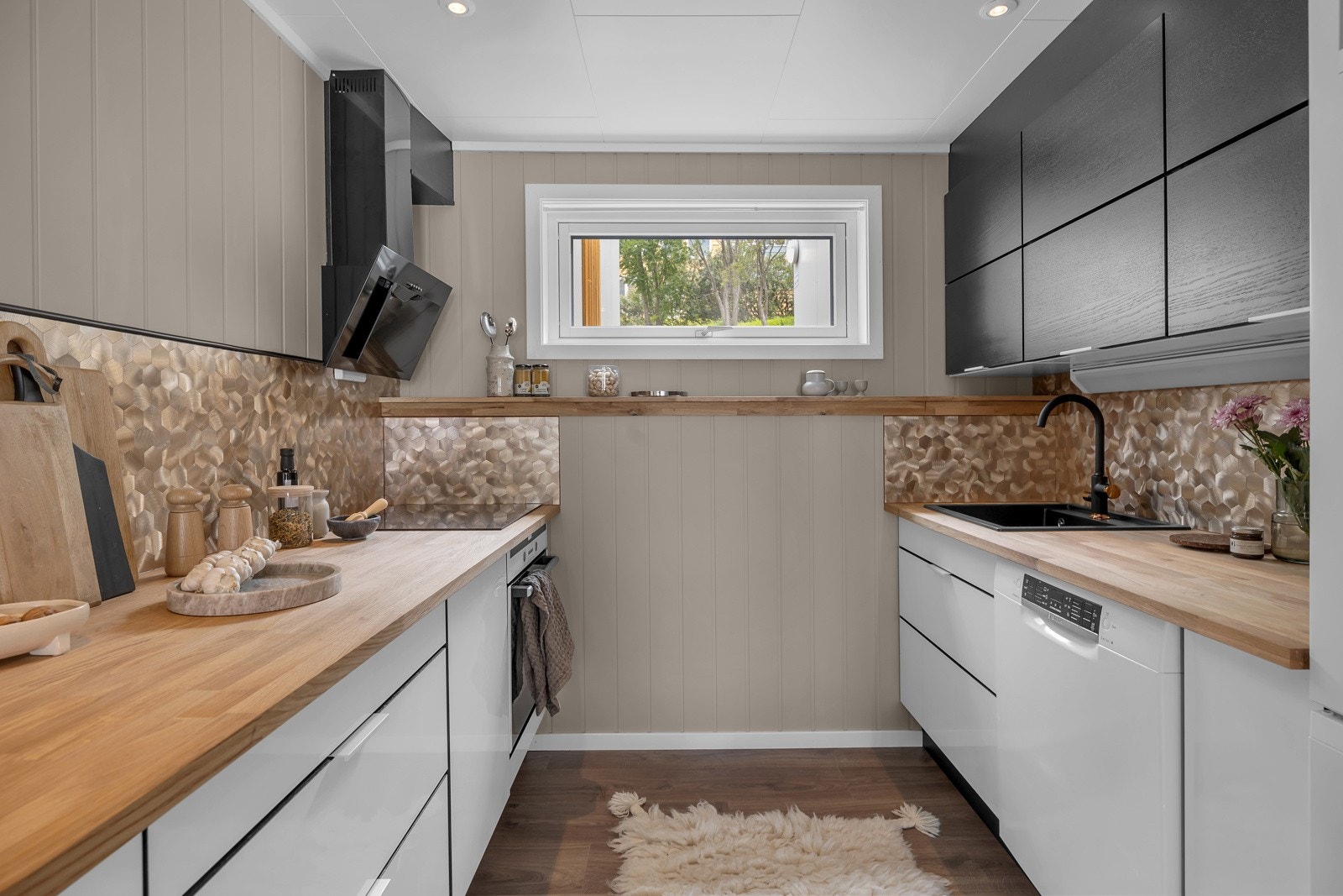 Pent og praktisk kjøkken Galleribilde