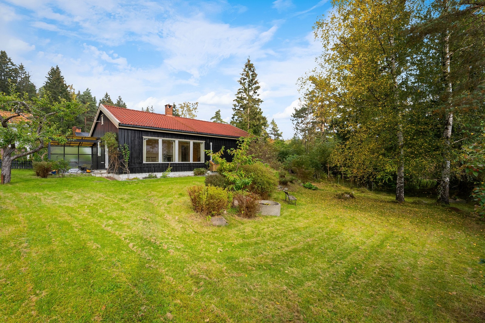 Stor og barnevennlig hage/tomt på hele 812 kvm Galleribilde