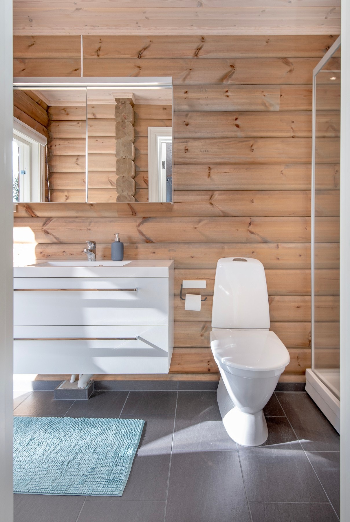 Bad i tilknytning til hovedsoverom. Galleribilde